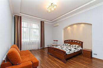 Uavoyage Business Apartments เคียฟ ภายนอก รูปภาพ